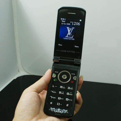 Clearance Sale - Dual SIM Dual Standby 2.2 Inch Flip Cellphone Phone