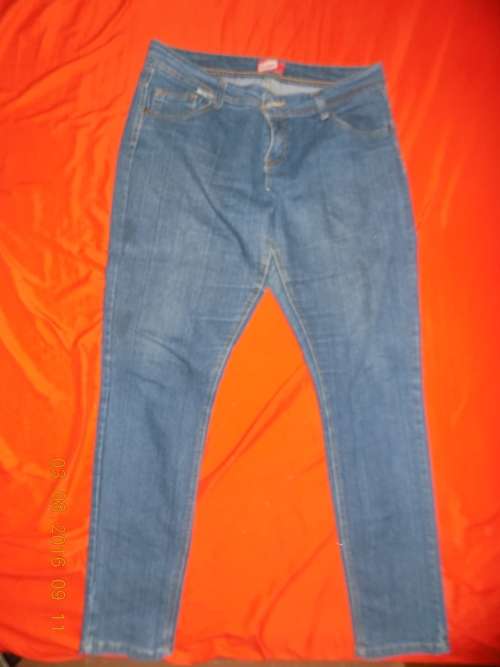 LADIES SKINNY JEAN SIZE 14 (38)