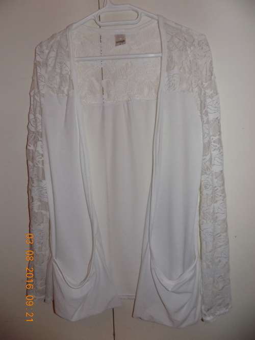 CREAM COLOR LACE CARDIGAN - LACE SLEEVES - SIZE L