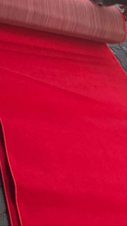 Red carpet aisle runner in 10metres