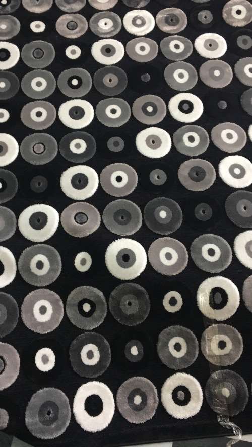 Elegant black and grey rug. free shipping !