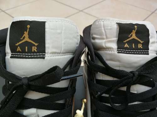 Nike Air Jordan 1 Mid Patent Black/White/Gold