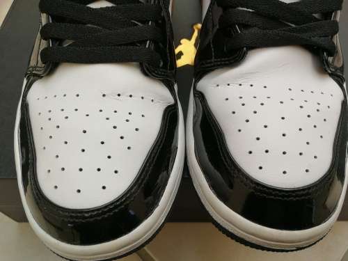 Nike Air Jordan 1 Mid Patent Black/White/Gold