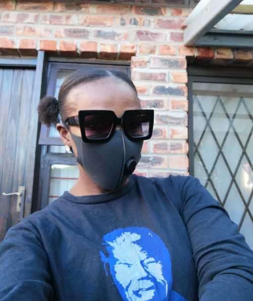 Face mask with breathing valve