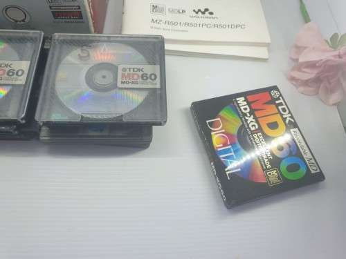 Sony MZ-R501 Silver Recordable MiniDisc Walkman****VERY RARE ***