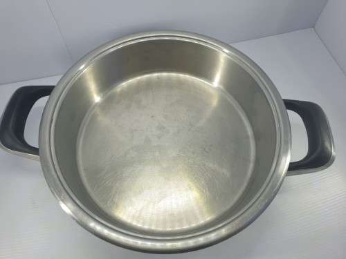 Lifetime guarantee on cookware  .....AMC COOKWARE  ...24 CM low