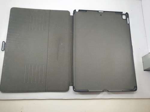 Speck iPad Pro 12.9 inch  (1 and 2 gen)