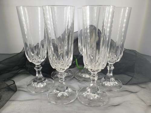 Set of SIX stunning crystal Long stem glasses