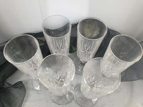 Set of SIX stunning crystal Long stem glasses