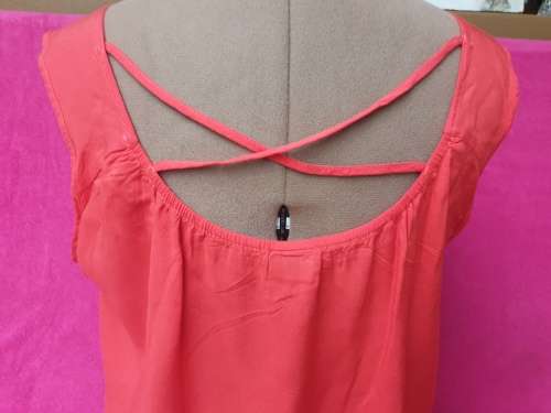 AS NEW!! Pretty Orange Fashion Express Ladies Blouse with back-detail Size 16