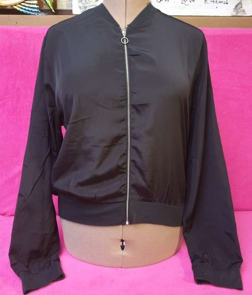 AS NEW!! Black Ladies Jacket Size 12 (100% Polyester)
