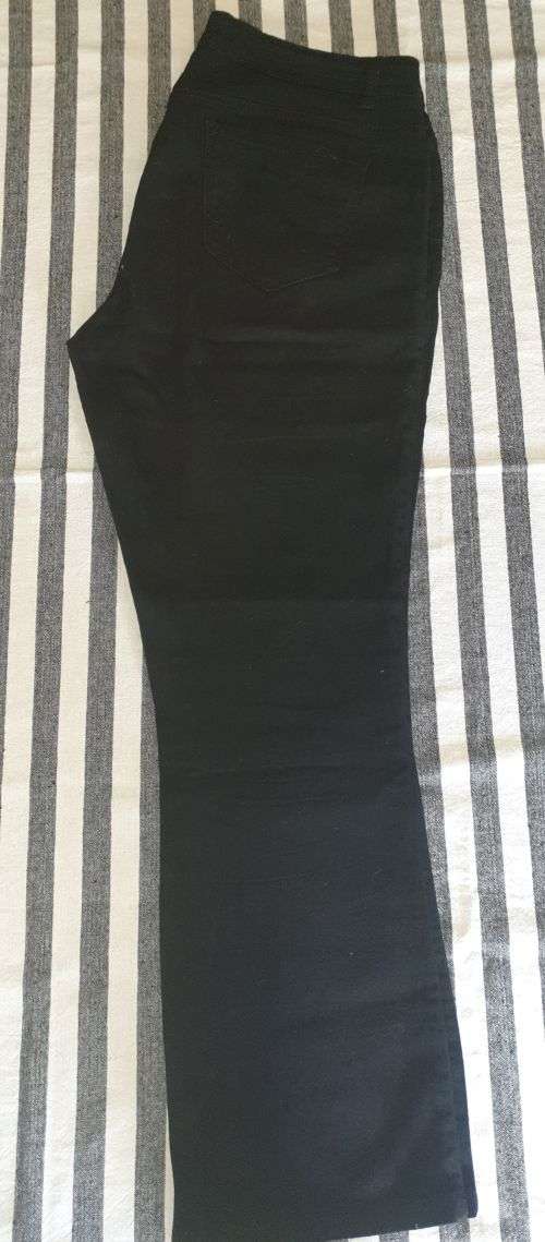 AS NEW!! Ladies Black `Image` Jeans Size 40