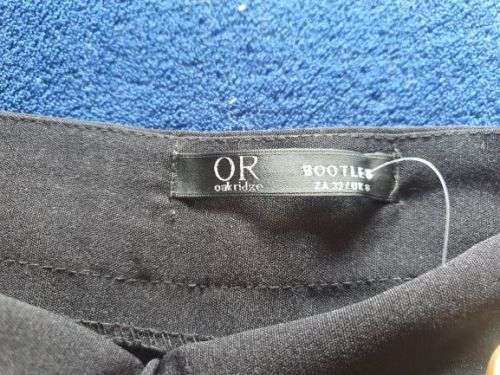 BRAND NEW!! Ladies Black "Oakridge" Bootleg Stretch Pants Size 32 / 8