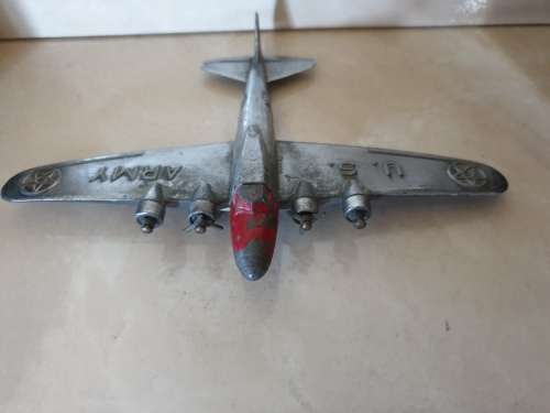 VINTAGE!! U.S ARMY BOEING METAL AIRCRAFT. Made in USA by ERIE.-Parker.