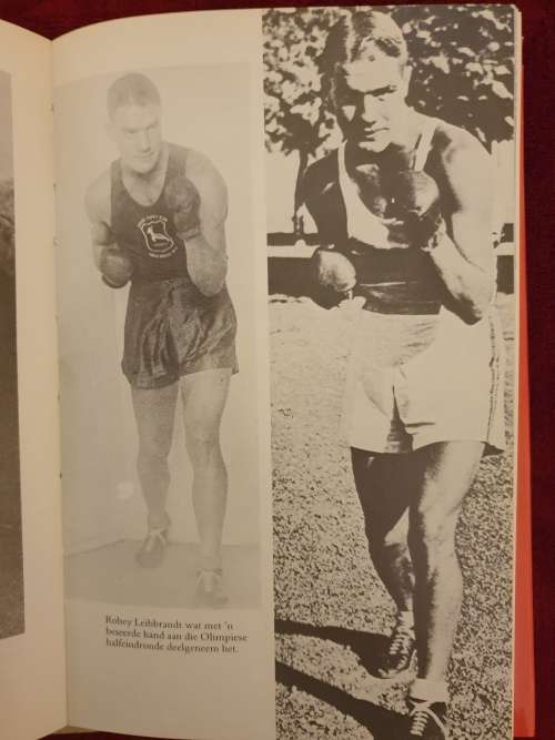 3 x Oorspronklike Ossewa Brandwag publikasies plus Robey Leibbrandt boek.