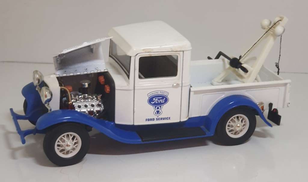 1934 Ford V8 Pick-up Van 1/18