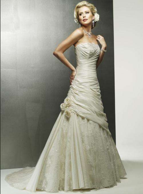 CUSTOM MADE WEDDING DRESS / BRIDAL GOWN / MATRIC FAREWELL DRESS / EVENING DRESS / BRIDESMAID DRESS