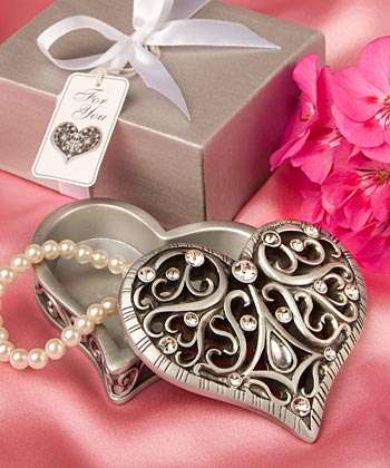 Gorgeous Wedding Favours that will go with your wedding dress OR theme