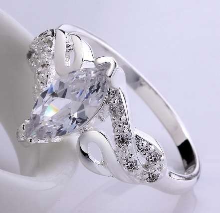 *** Exquisite *** AAA+ CZ - 925 Silver Plated Silver Ring Size 8