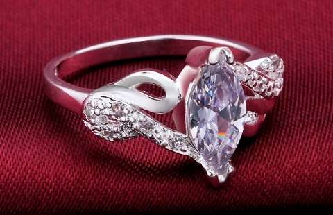 *** Exquisite *** AAA+ CZ - 925 Silver Plated Silver Ring Size 8