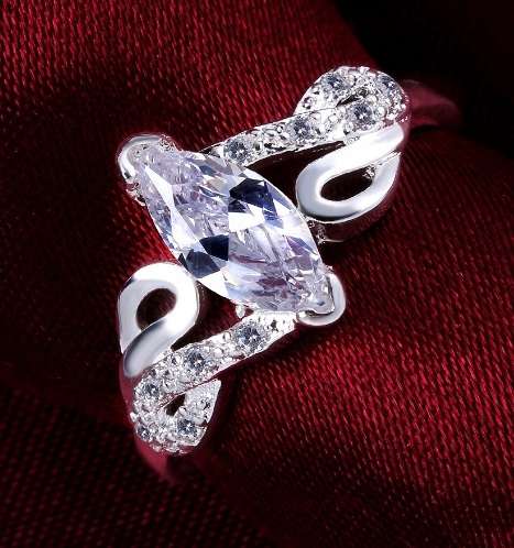 *** Exquisite *** AAA+ CZ - 925 Silver Plated Silver Ring Size 8