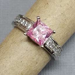 *** NEW *** 2 rings per lot - Silver Plated Cocktail Rings Size 7