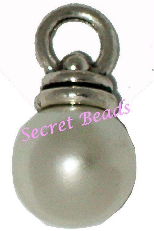 +++ CRAZY +++ Silver & White Pearl Charm