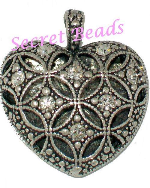 +++ SALE +++ Ant. Silver Open-work Heart Pendant - Clear Diamante
