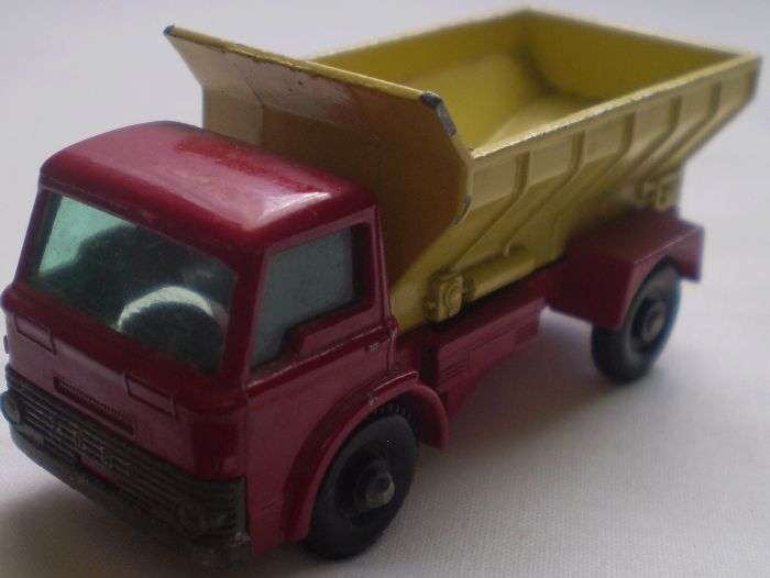 Late '60 Matchbox Series Grit-Spreading Truck No 70