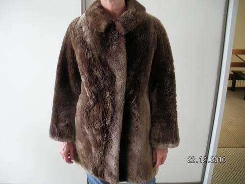Genuine furs and camel hair/wool jackets and coats