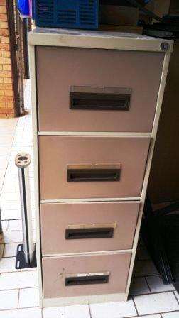 METAL FILING CABINET WITH 4 DRAWS