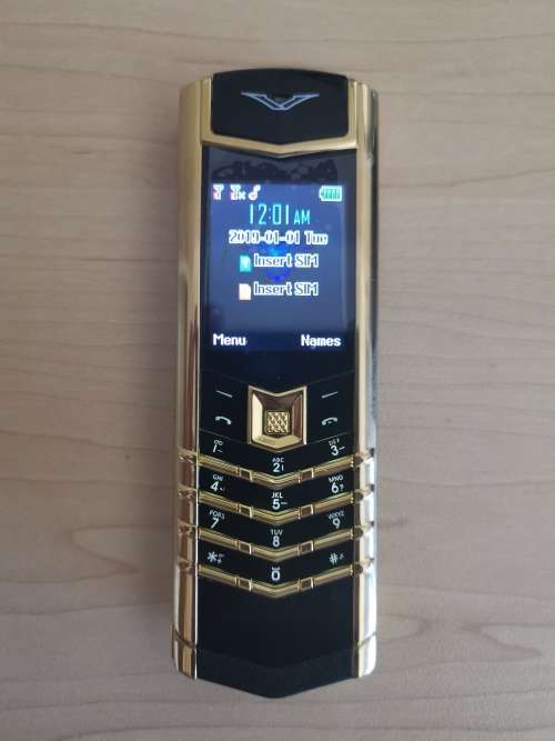 Vertu replica | Gold