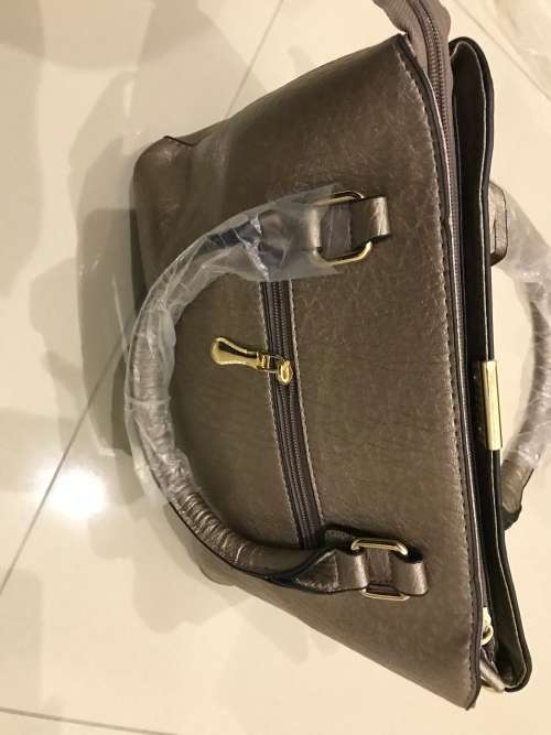 Leather Hand Bag Brand New !! Colours avail