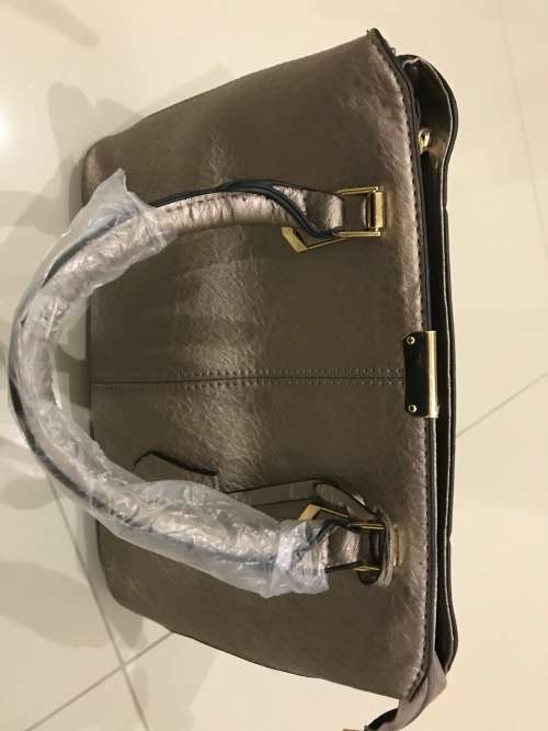 Leather Hand Bag Brand New !! Colours avail