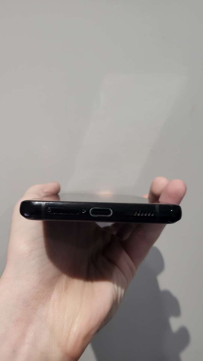 S21 Ultra (cracked screen)