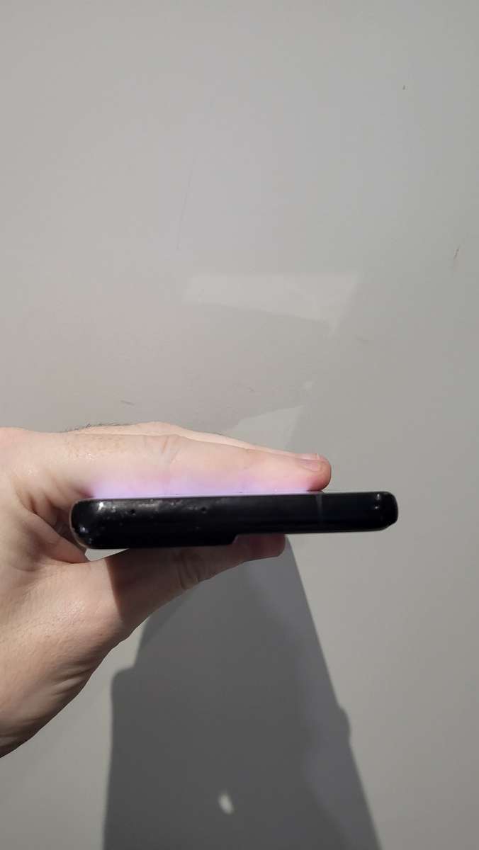 S21 Ultra (cracked screen)